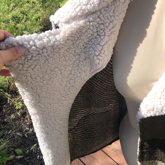 Never worn, XS DAYTRIP cardigan - Picture 3 of 5